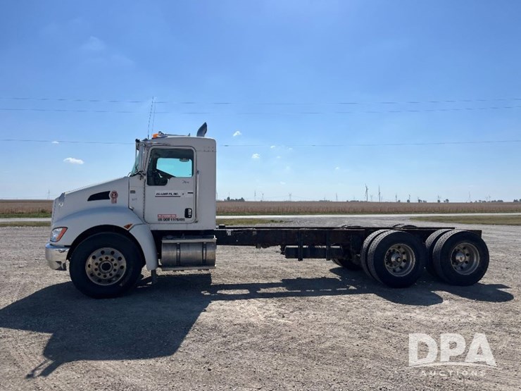 2009-kenworth-t370-image-13