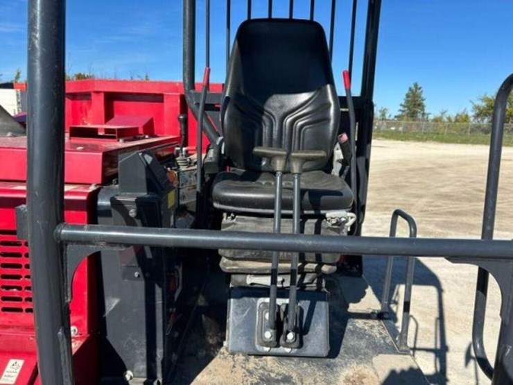 2020-yanmar-c50r-image-13