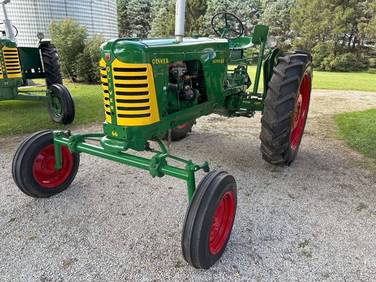 1957-oliver-super-66-image-1