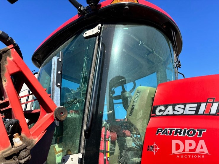 2015-case-ih-patriot-4440-image-72