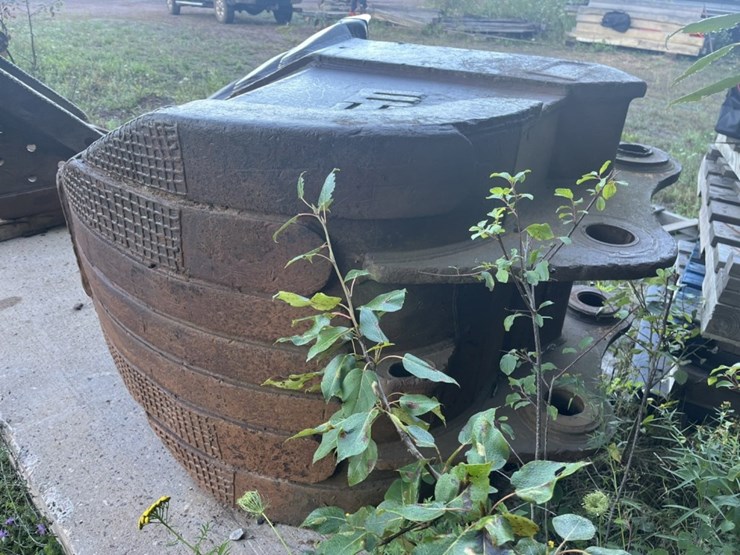 #2540-•-approx-42“-excavator-stump-bucket-image-3