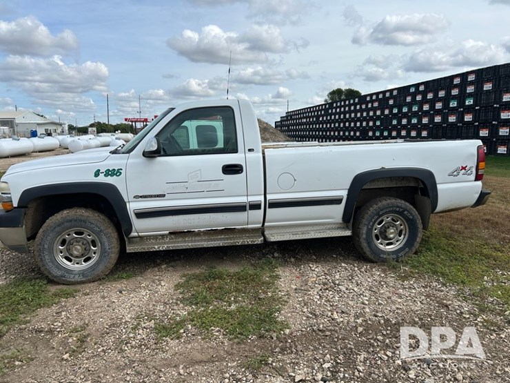2002-chevrolet-2500hd-image-3