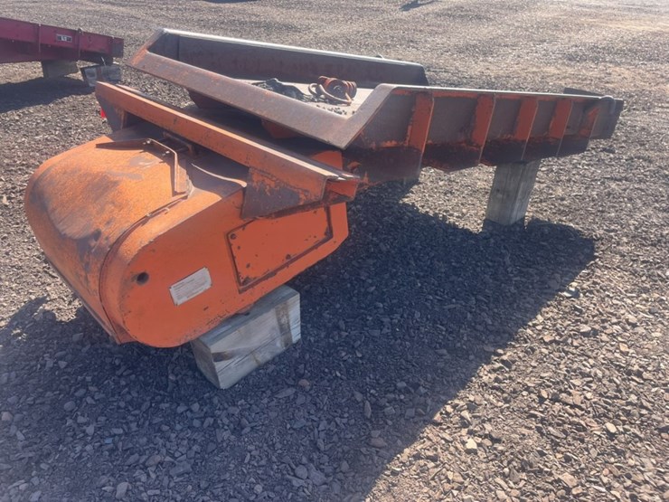 #1570-•-approx-4'-syntron-magnetic-feeder-image-3
