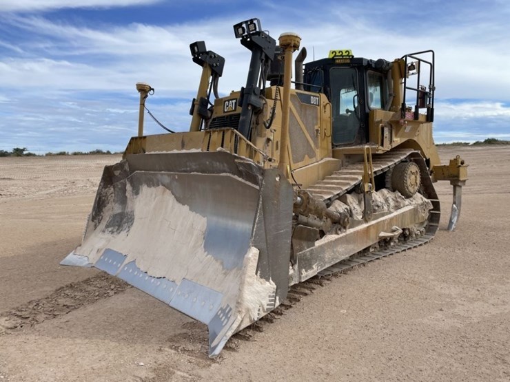 2019-caterpillar-d8t-image-1