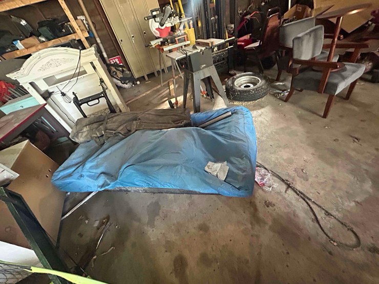clam-portable-fish-house-image-2