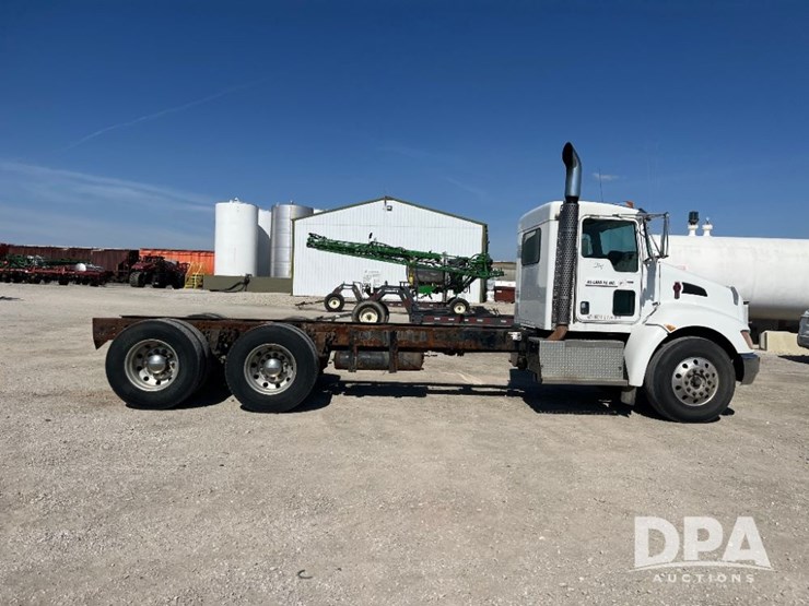 2009-kenworth-t370-image-7