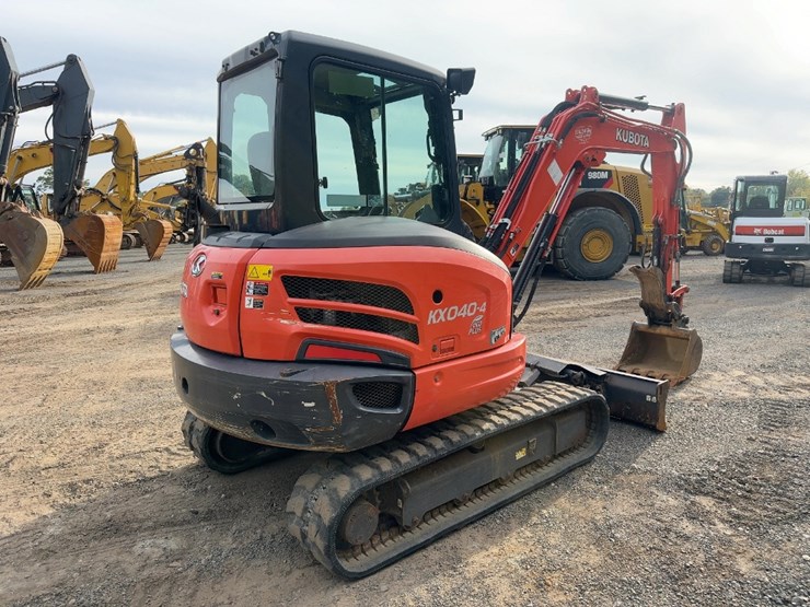 2019-kubota-kx040-4-image-5