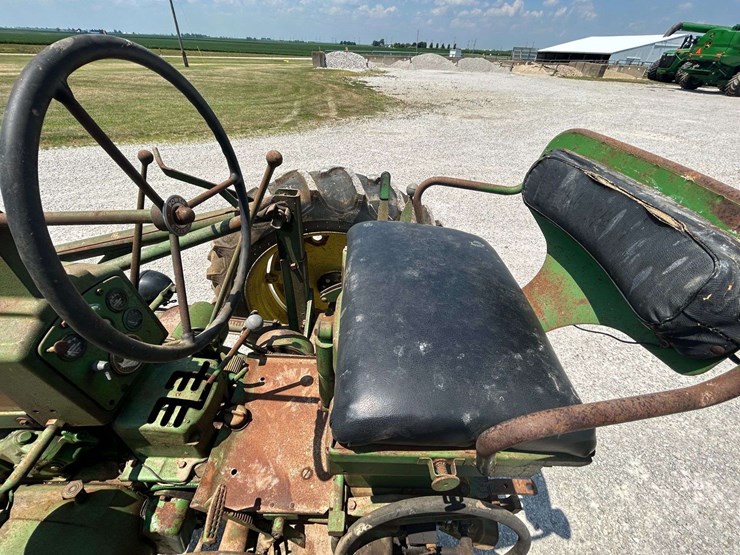 1956-john-deere-520-image-17