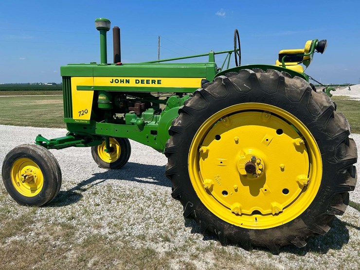 1957-john-deere-720-image-2