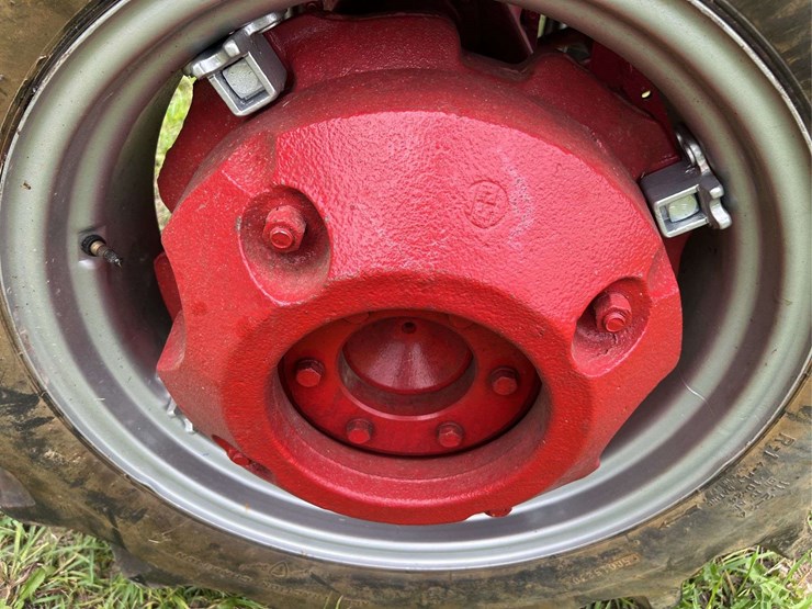farmall-140-image-49