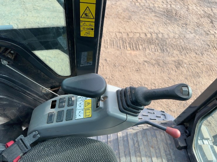 2023-bobcat-e60-image-30