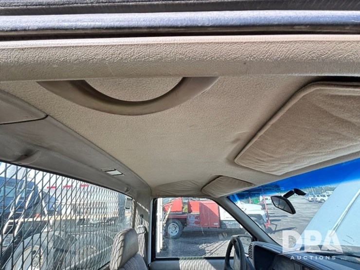 2000-gmc-3500-image-54