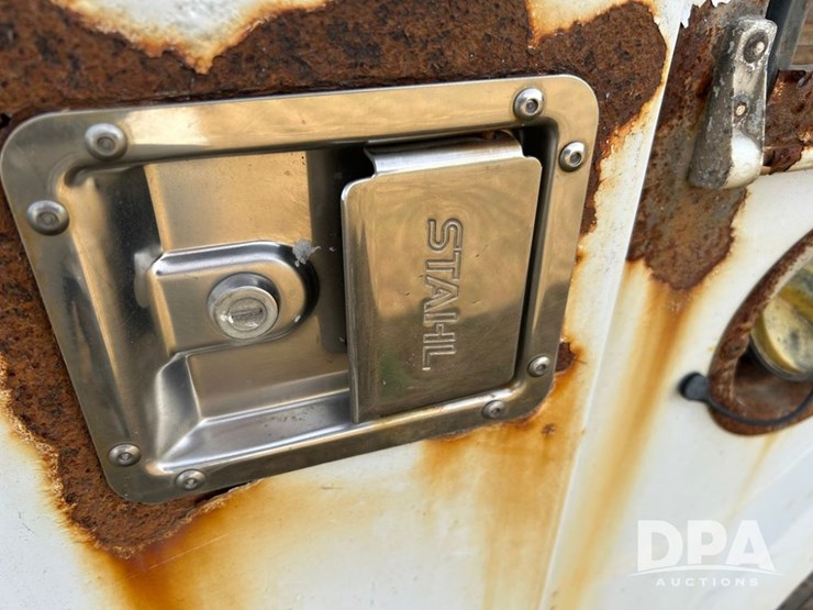 2011-ford-f250-image-31