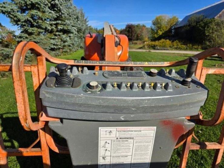 2004-jlg-600aj-image-24