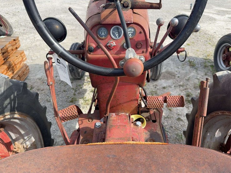 farmall-400-image-9