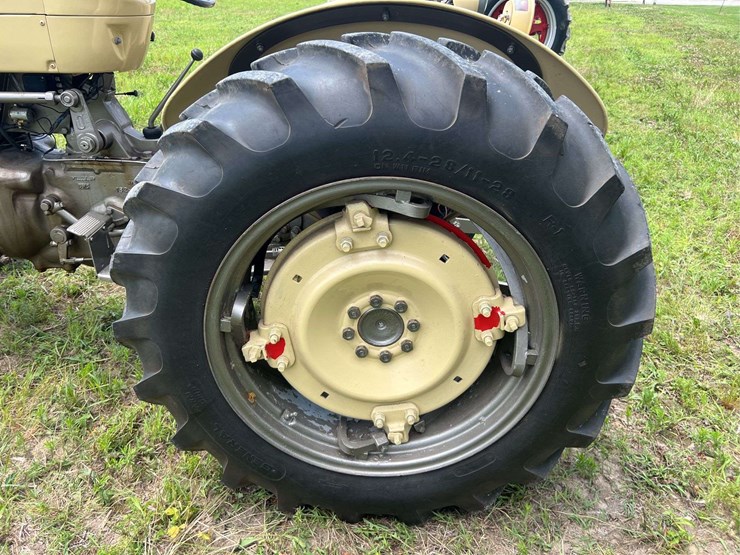 massey-ferguson-40-image-66