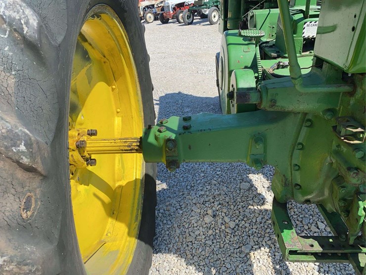 john-deere-b-image-21