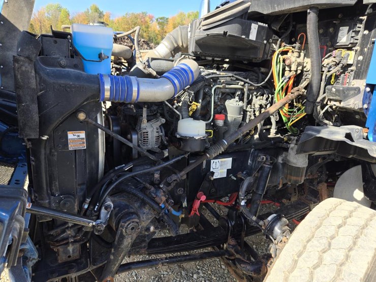 2017-kenworth-t880-image-48