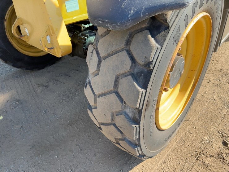 2014-caterpillar-tl642c-image-15