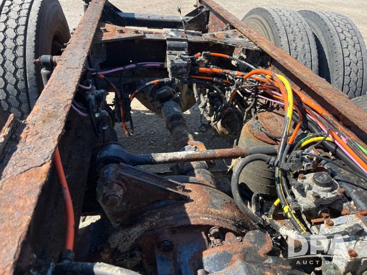 2009-kenworth-t370-image-28