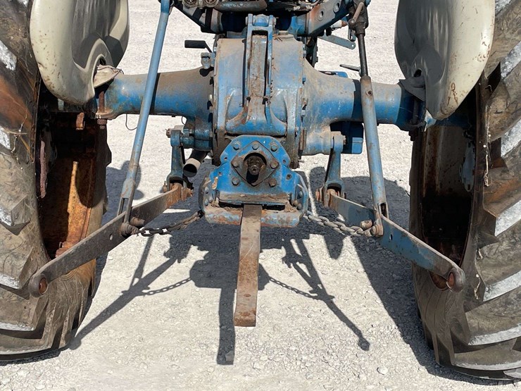 ford-4000-image-65