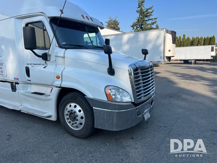 2016-freightliner-tr-125-semi-(ls0419,-unit-884)-image-14