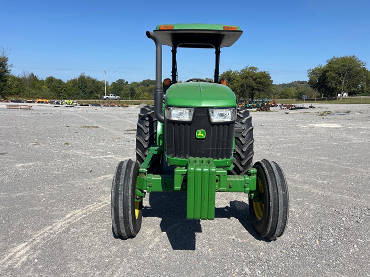 2017-john-deere-5045e-image-4
