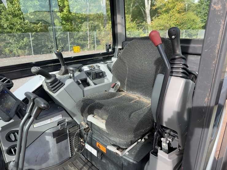 2023-bobcat-e60-image-28