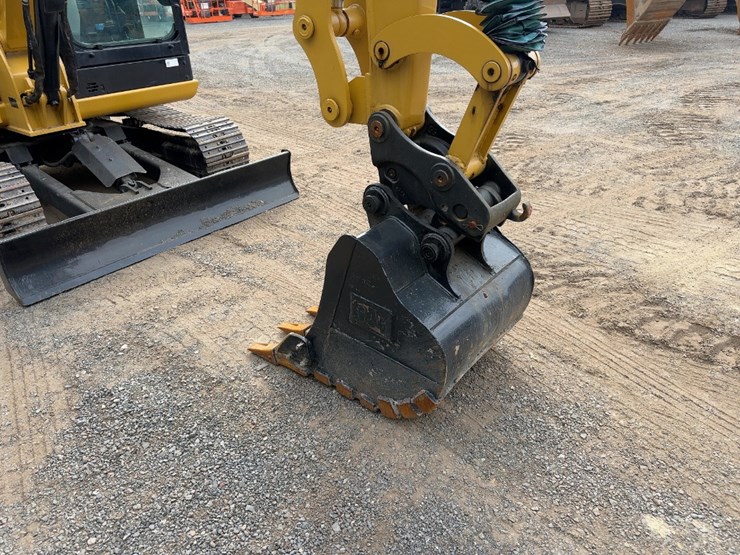 2021-caterpillar-305-image-8