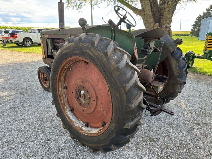 1957-oliver-super-77-image-3