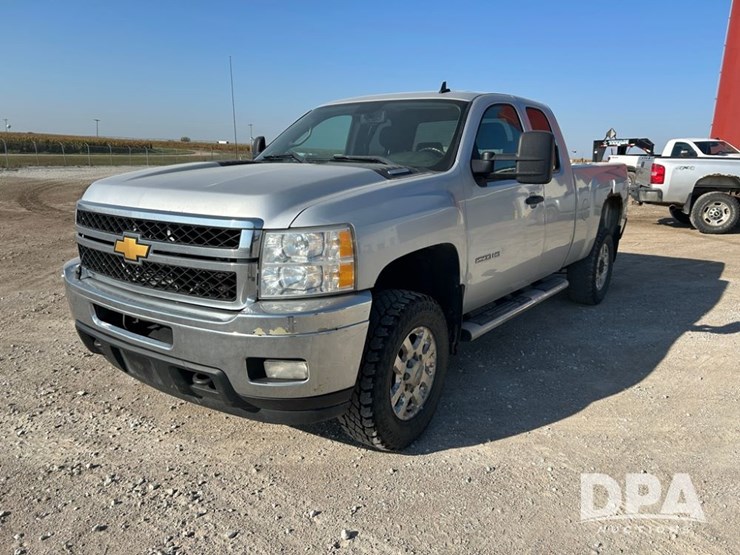 2013-chevrolet-2500hd-image-1