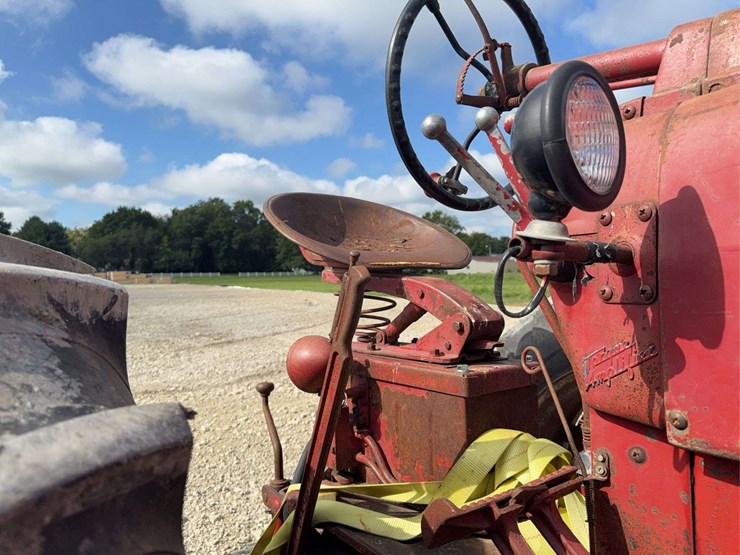 farmall-400-image-11
