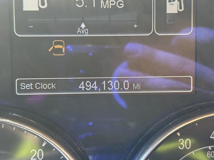 2014-peterbilt-567-image-28