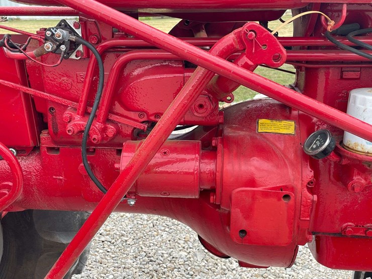 farmall-140-image-35