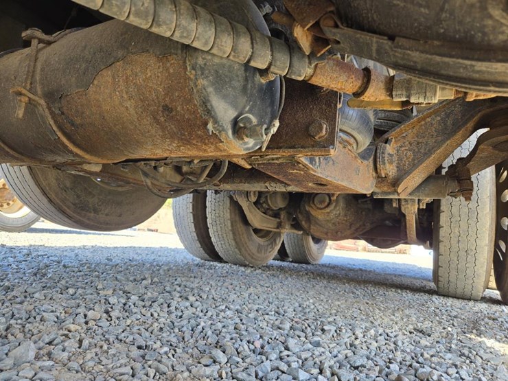 2017-kenworth-t880-image-44