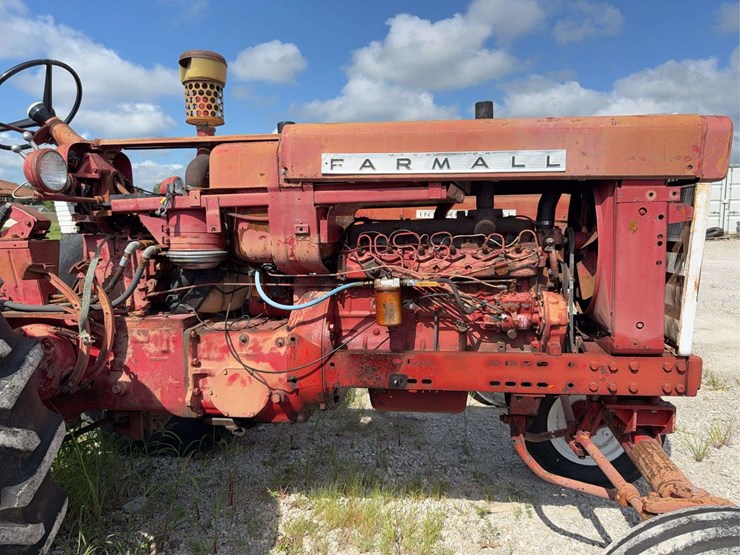farmall-560-diesel-image-31