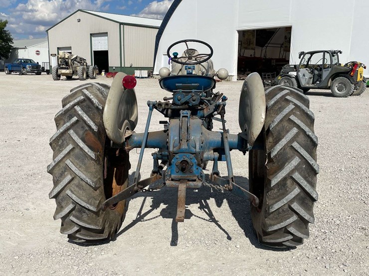 ford-4000-image-4