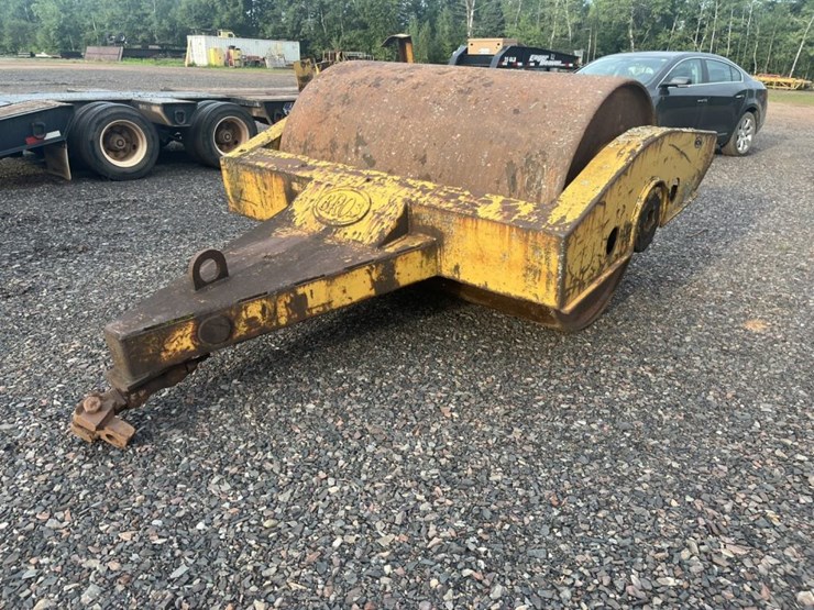 #1572-•-approx-66"x48“-bros-roller-compactor-image-3