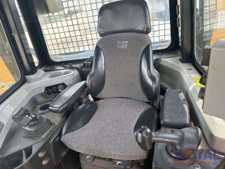 2017-caterpillar-d6t-lgp-image-20