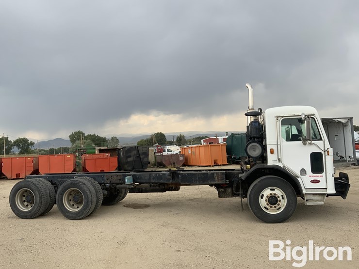 2004-peterbilt-320-image-4