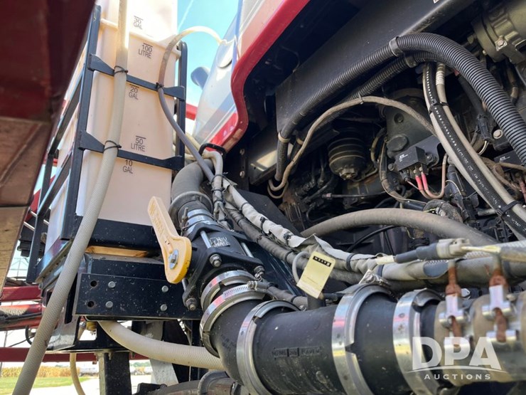 2017-case-ih-patriot-4440-image-37
