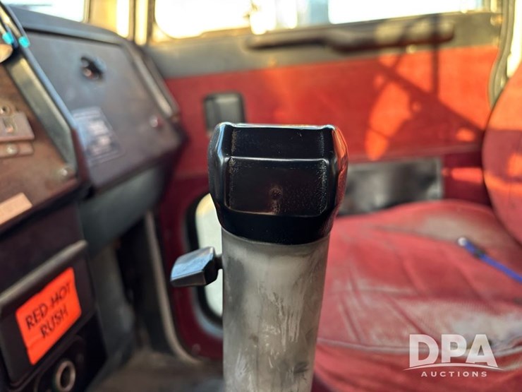 1991-peterbilt-379-image-41