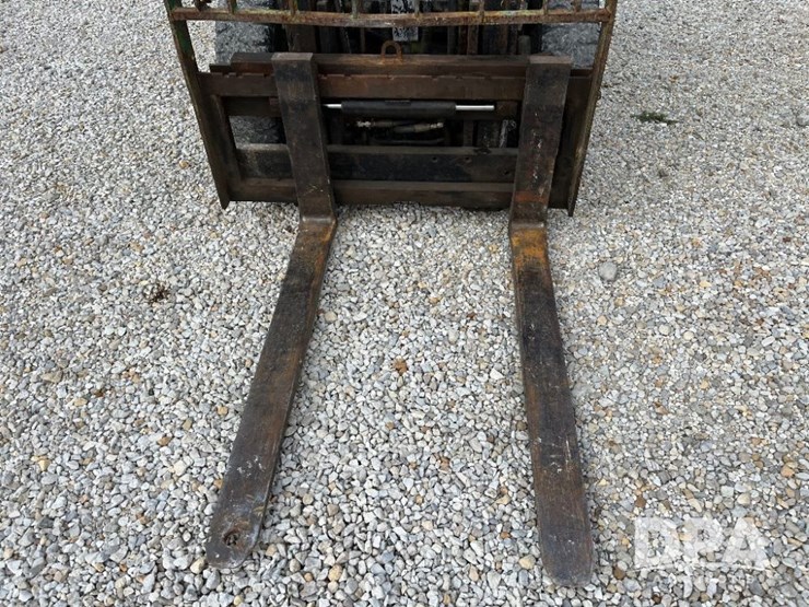 clark-gps25mc-forklift-(jn3106,-unit-3002)-image-9