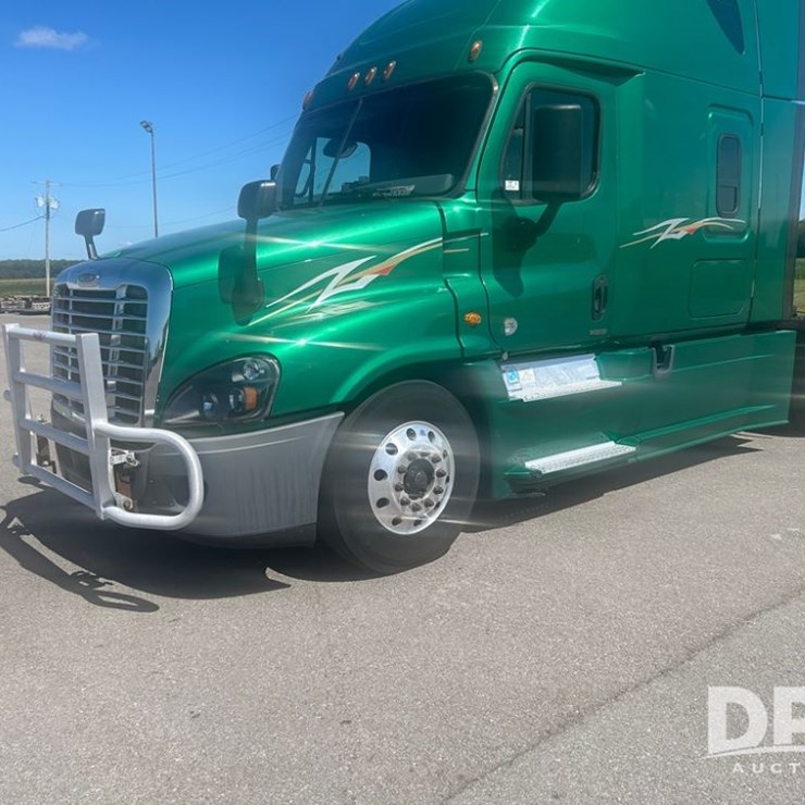 2017 FREIGHTLINER CASCADIA 125