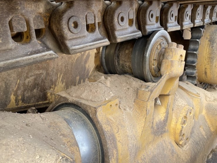 2017-caterpillar-d8t-image-18