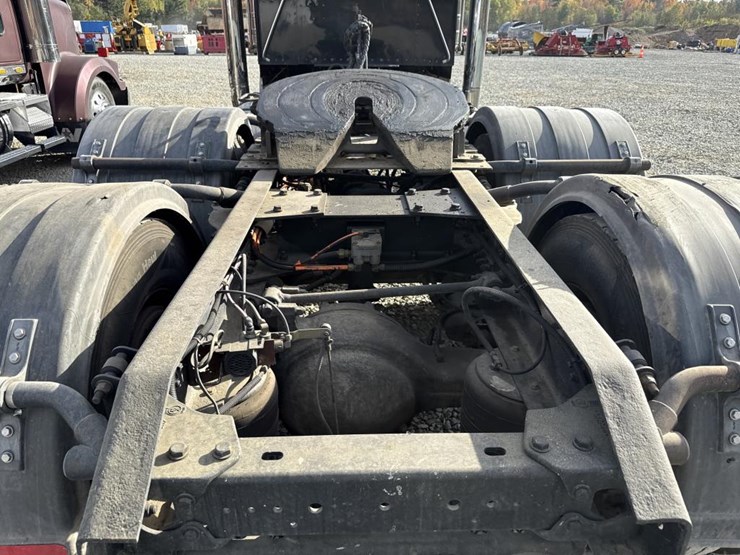 2009-kenworth-w900-image-30