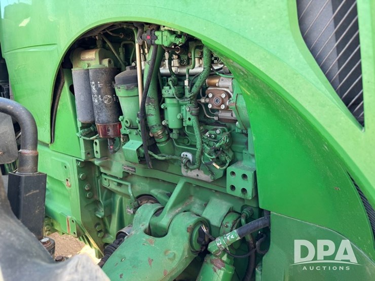 2013-john-deere-8310r-image-17