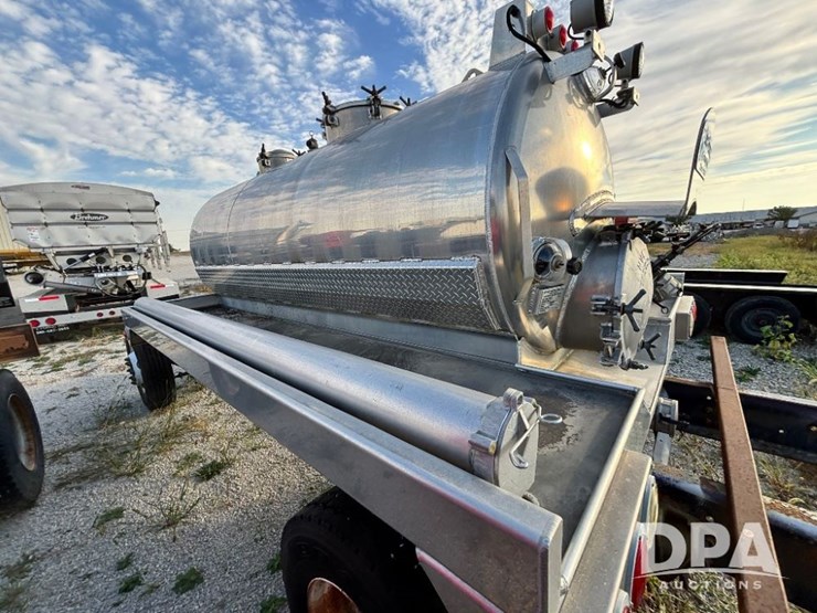 2015-custom-tank-image-6