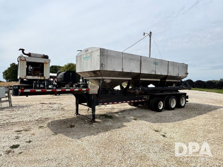 2012-behnke-dry-tender-trailer-(gp11554)-image-12