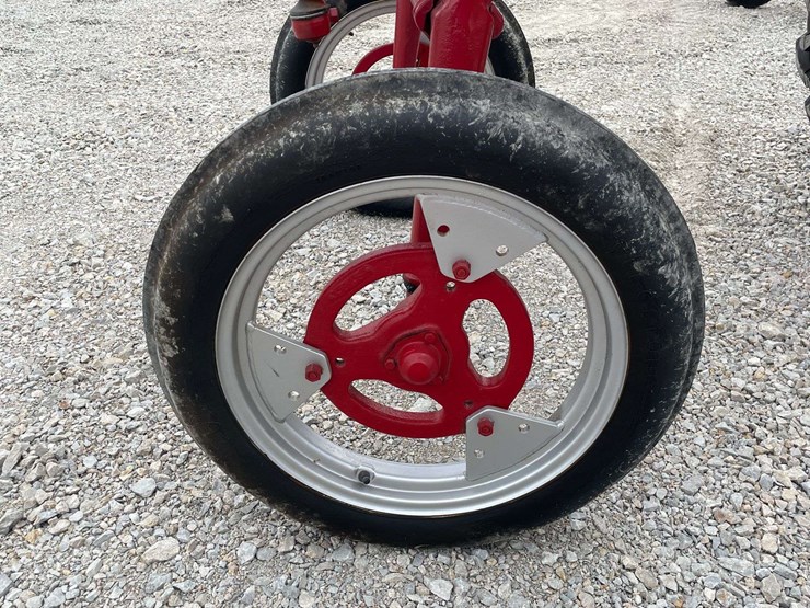farmall-130-image-13